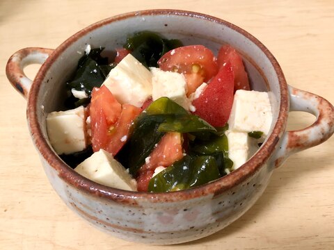 【簡単】豆腐とトマトとワカメのサラダ